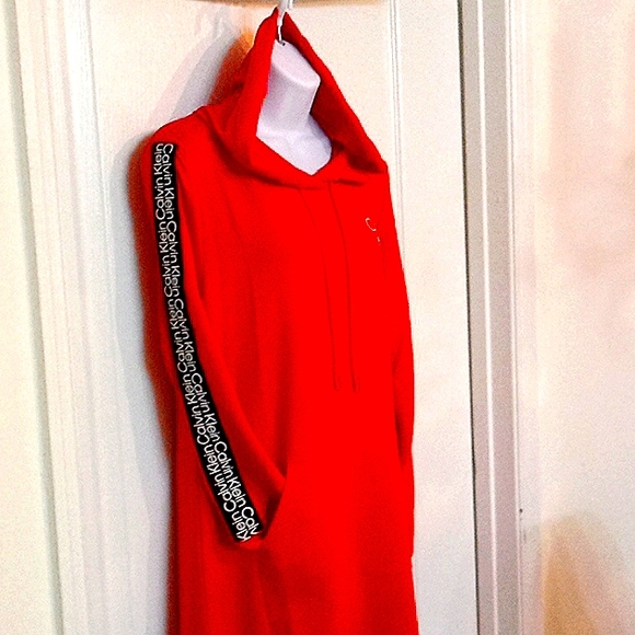 NWT🎁FREE GIFT INCLUDED 🎁Dress Midi Stretch Sport Hood Long Sleeves Cuffs - Picture 4 of 15